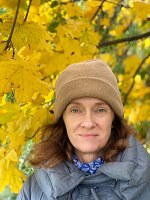 Veronika Trubel, born 1968, journalist, writer, communication coach and pedagogue. She is director of eljub European Literature Youth Exchanges.

Veronika Trubel, geboren 1968, Journalistin, Autorin, Kommunikationstrainerin und Pädagogin. Leiterin der Europäischen Literatur-Jugendbegegnungen.
