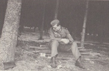 Arno Schmidt als Soldat im Zweiten Weltkrieg. Aus dem Band 'Wu Hi?' Arno Schmidt in Görlitz Lauban Greiffenberg.