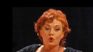 Waltraud Meier in der Fotoprobe zur Oper Carmen(2004) © picture alliance Fotograf: Matthias Rietschel