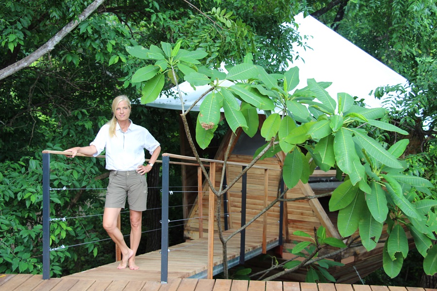 Ina Knobloch: Baumhaus mit Faultier