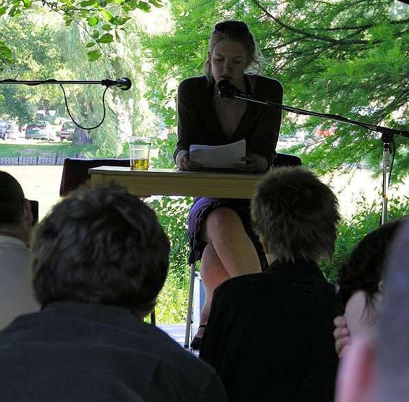 mara genschel | lyrik | poetenladen | lese-insel chemnitz 2006 mara genschel | lyrik | poetenladen | lese-insel chemnitz 2006