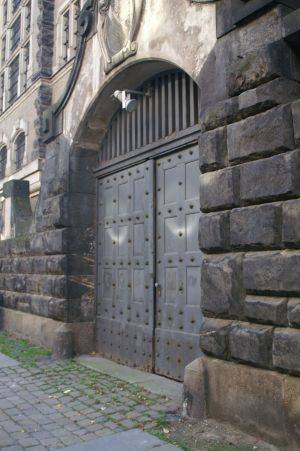 Portal | ehemalige zentrale Hinrichtungsstätte der DDR