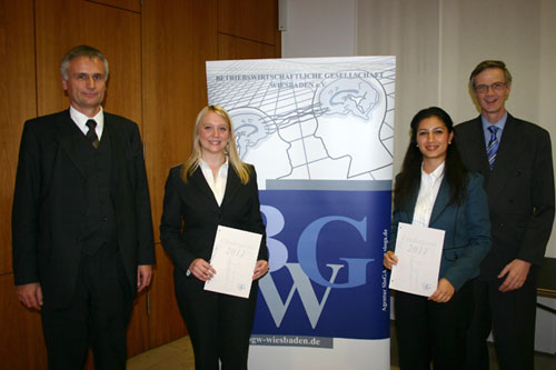 Foto von der Preisverleihung 2011 der Betriebswirtschaftlichen Gesellschaft Wiesbaden e. V.