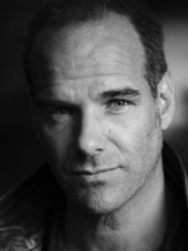 Das Foto zeigt den Schauspieler Johannes Steck.